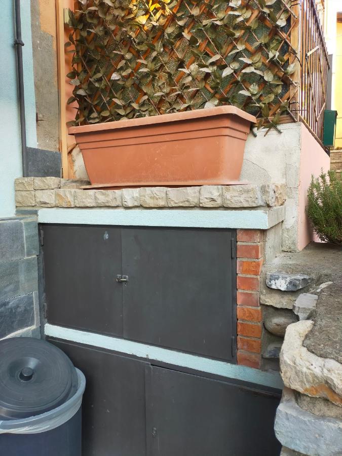 Apartamento Cute Little Flat With View, 20 Mins To Bgy Airport Pradalunga Exterior foto