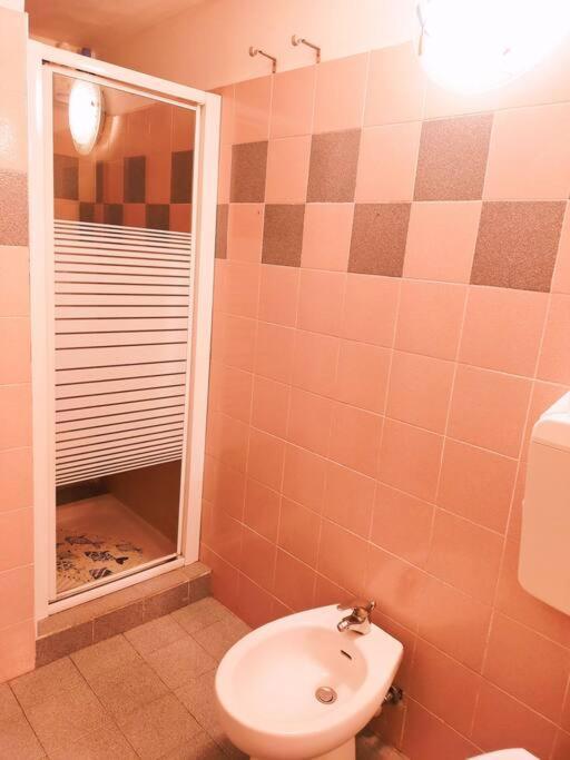 Apartamento Cute Little Flat With View, 20 Mins To Bgy Airport Pradalunga Exterior foto