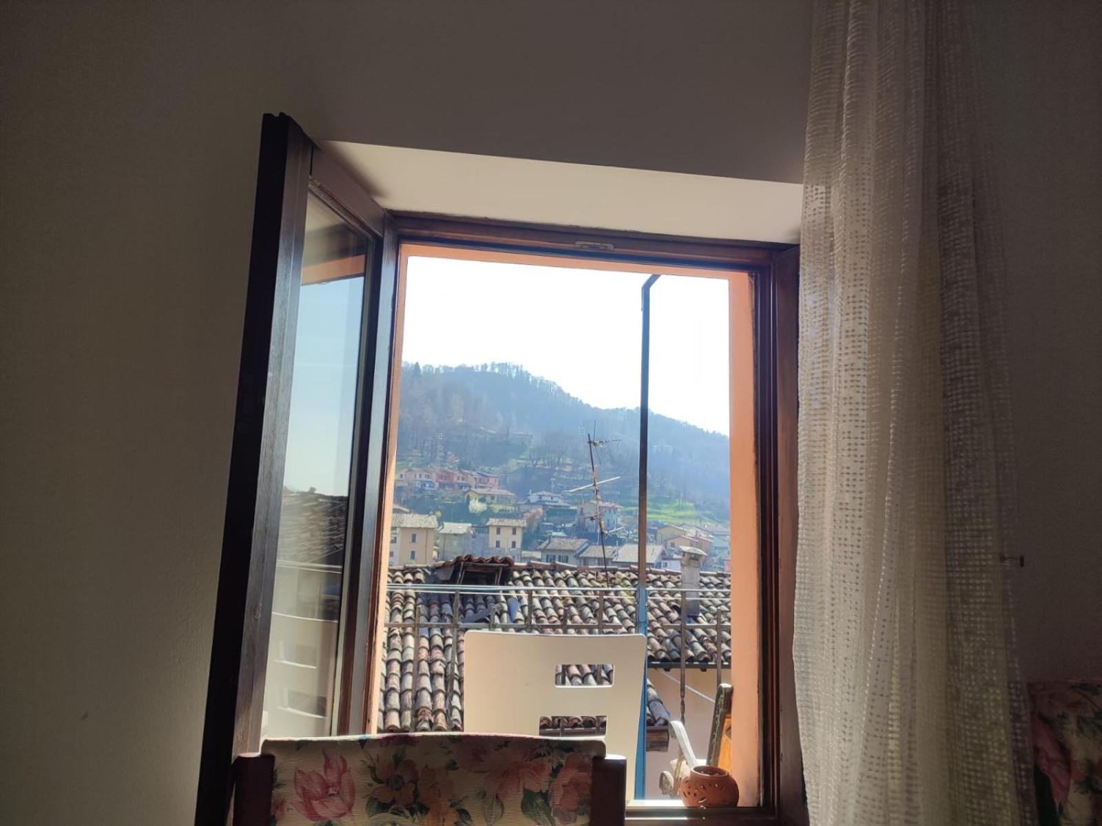 Apartamento Cute Little Flat With View, 20 Mins To Bgy Airport Pradalunga Exterior foto