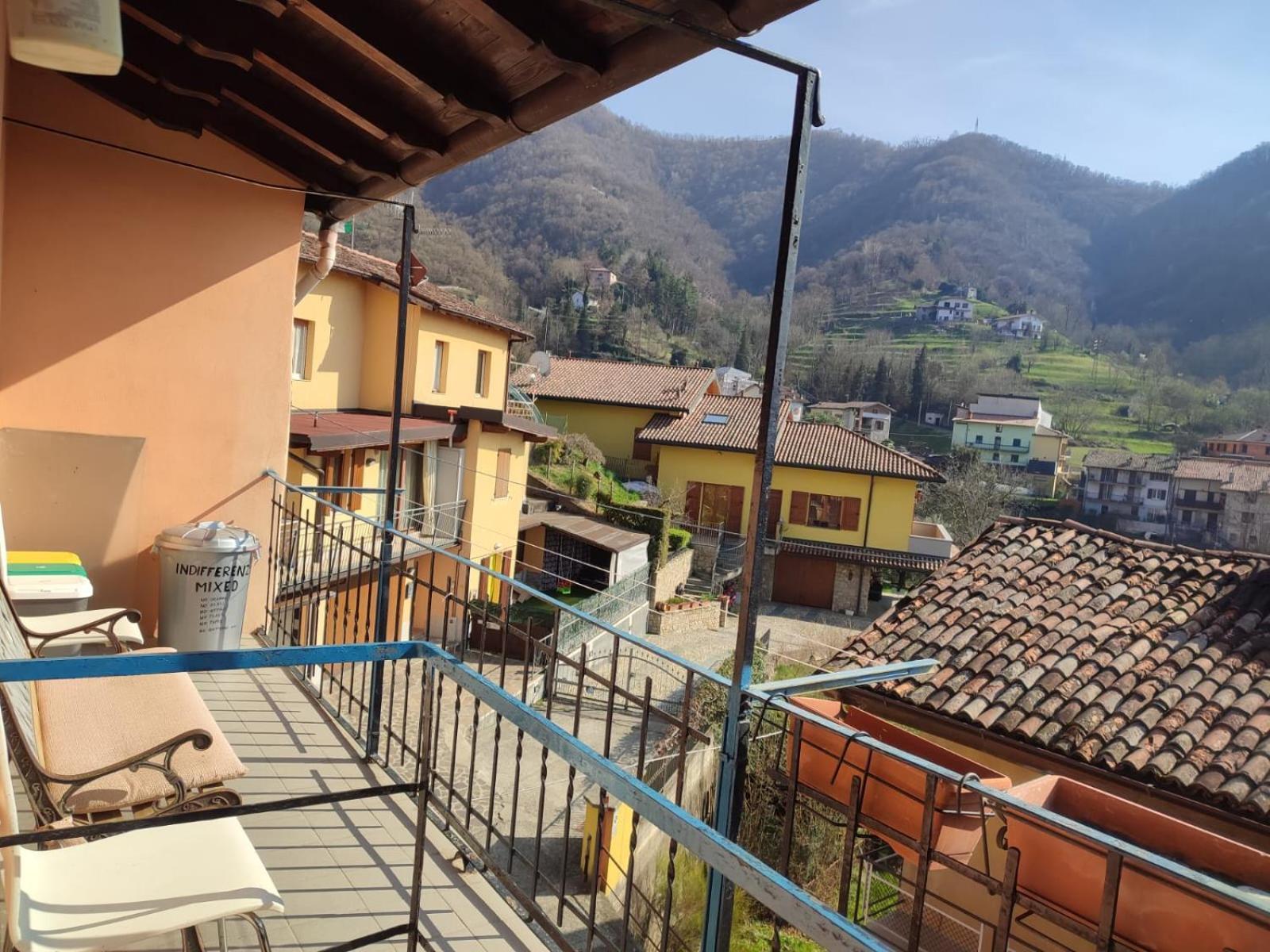 Apartamento Cute Little Flat With View, 20 Mins To Bgy Airport Pradalunga Exterior foto